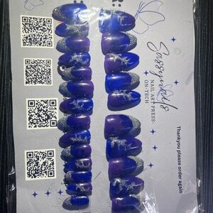 Sassy Nails Blue and Silver Press-On Set